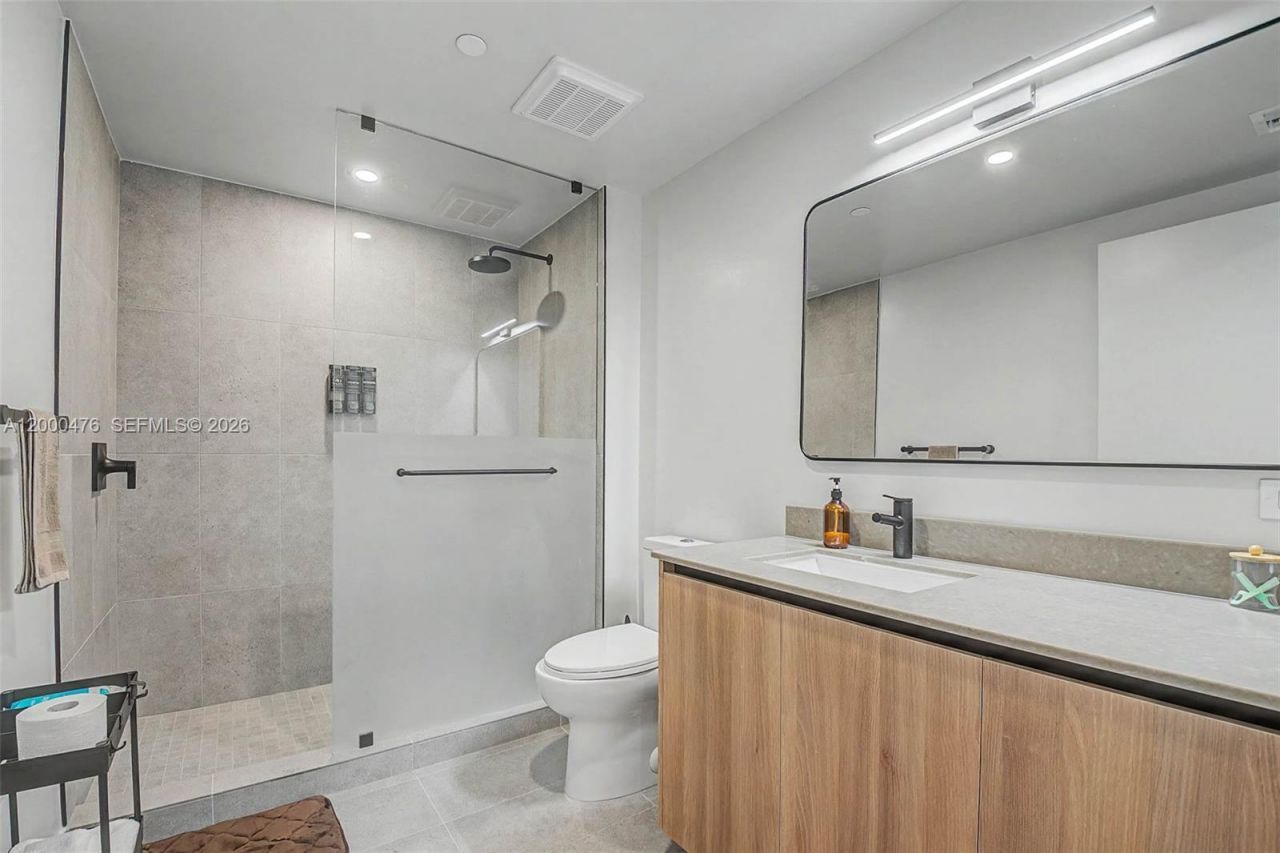 121 NE 5th St, Unit 1701, Miami, FL 33132 Photo
