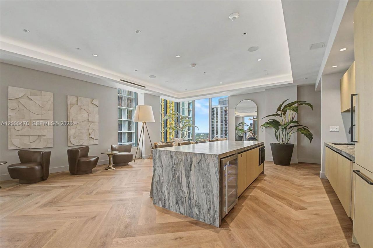 121 NE 5th St, Unit 1701, Miami, FL 33132 Photo