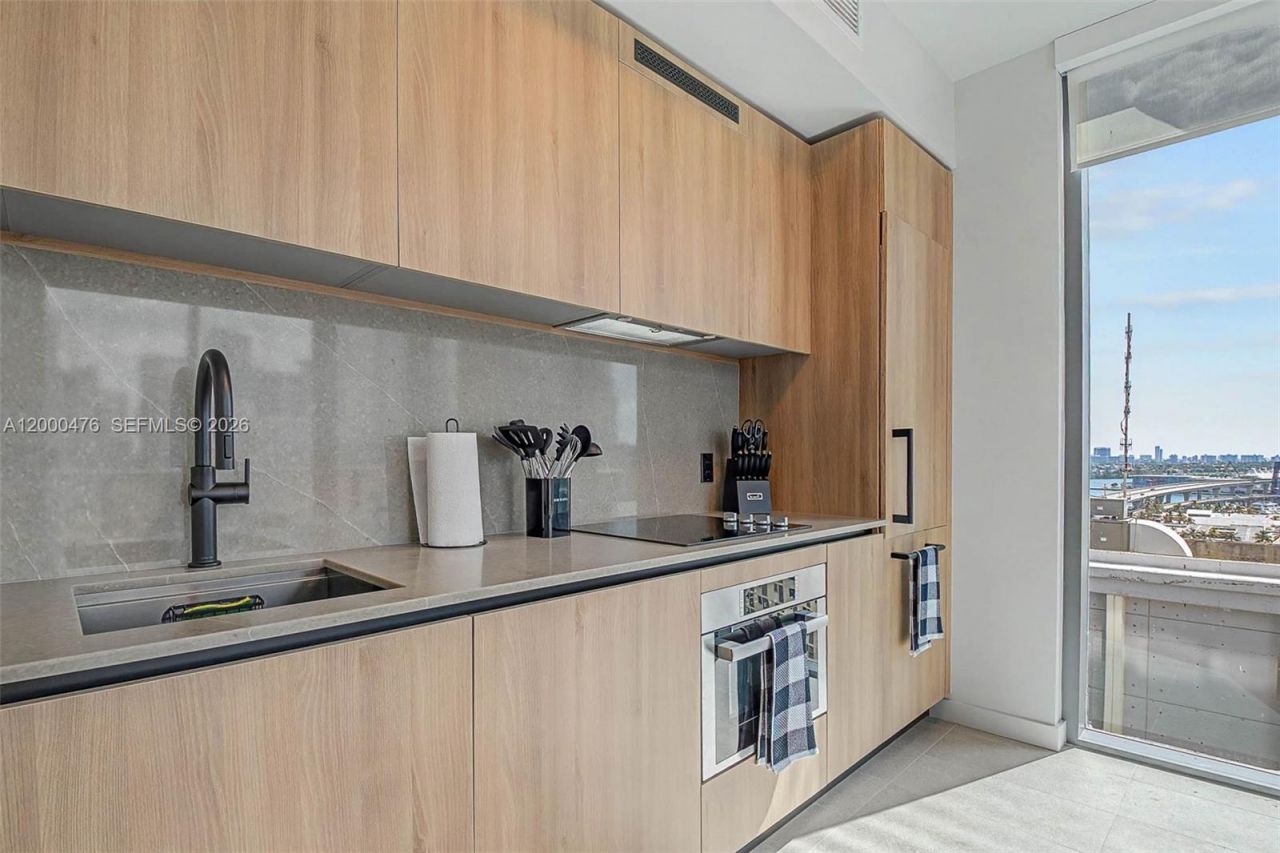 121 NE 25th St, Unit 1701, Miami, FL 33132 Photo