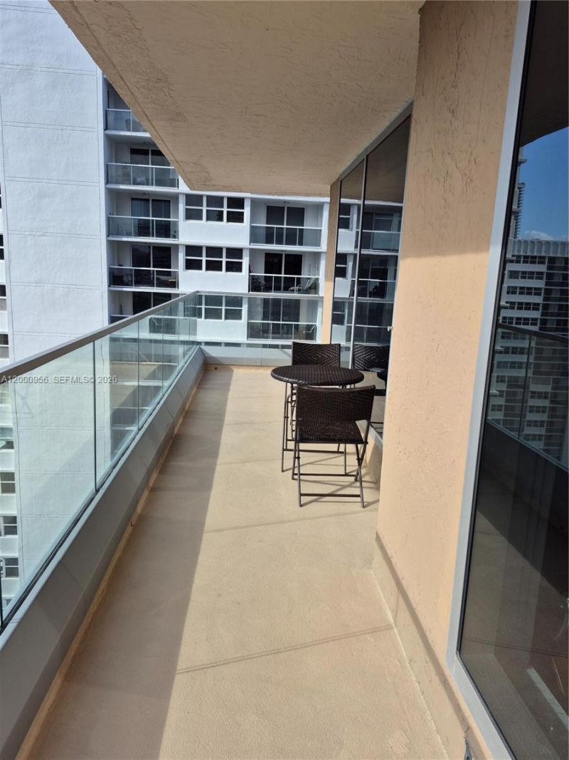 1912 S Ocean Dr, Unit 17C, Hallandale Beach, FL 33009 Photo