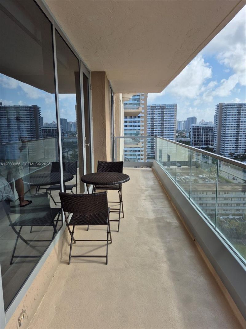 1912 S Ocean Dr, Unit 17C, Hallandale Beach, FL 33009 Photo