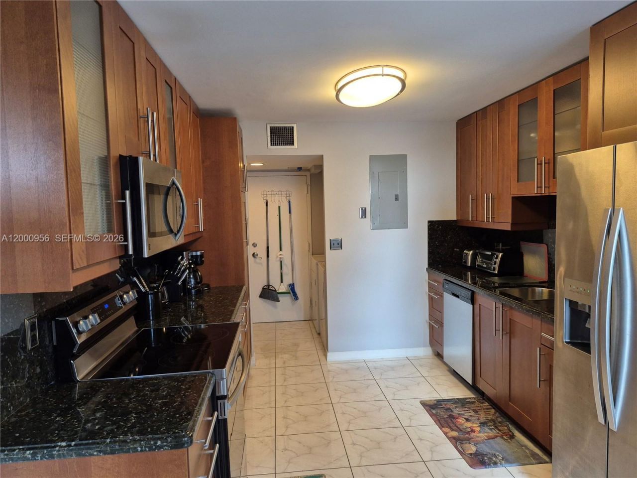 1912 S Ocean Dr, Unit 17C, Hallandale Beach, FL 33009 Photo