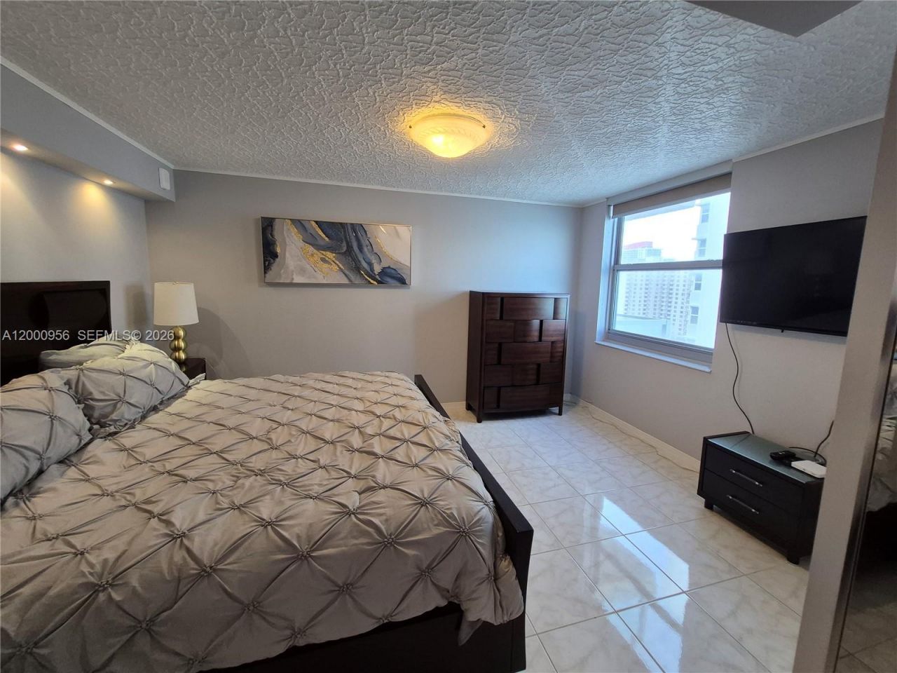 1912 S Ocean Dr, Unit 17C, Hallandale Beach, FL 33009 Photo