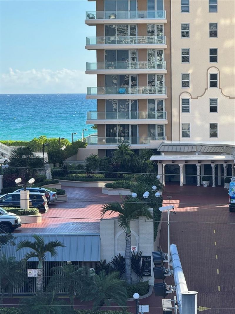 1912 S Ocean Dr, Unit 17C, Hallandale Beach, FL 33009 Photo