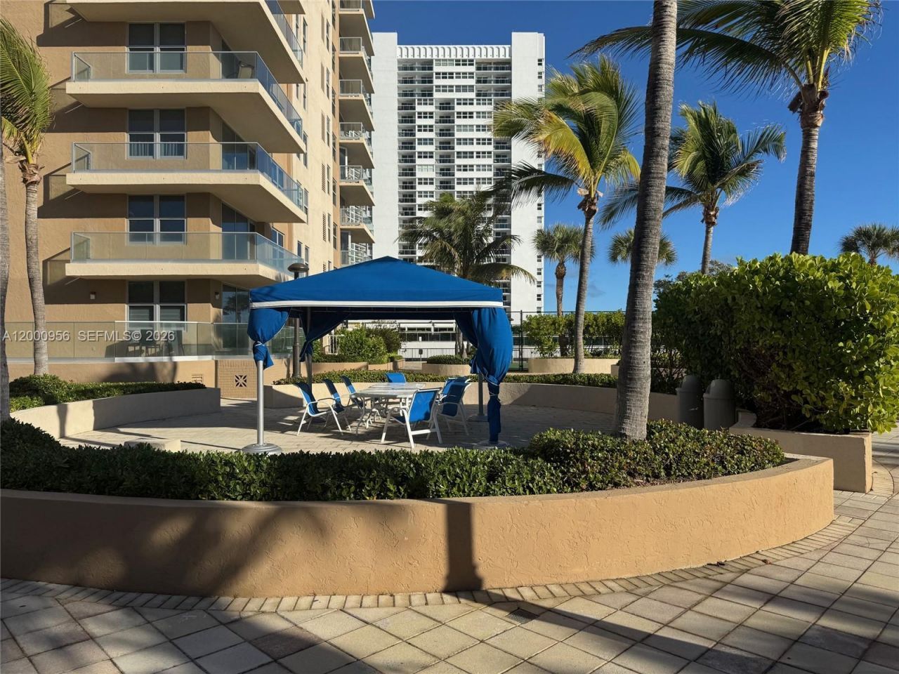 1912 S Ocean Dr, Unit 17C, Hallandale Beach, FL 33009 Photo