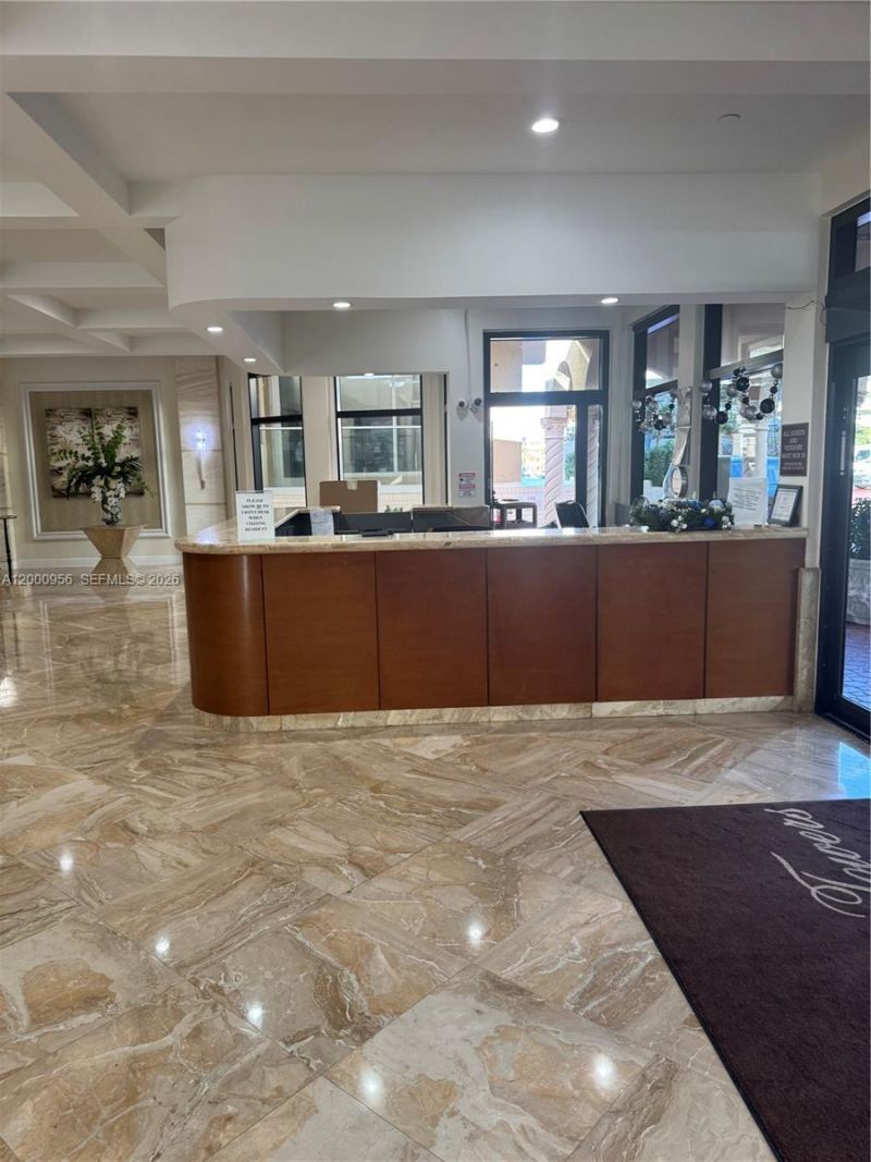 1912 S Ocean Dr, Unit 17C, Hallandale Beach, FL 33009 Photo