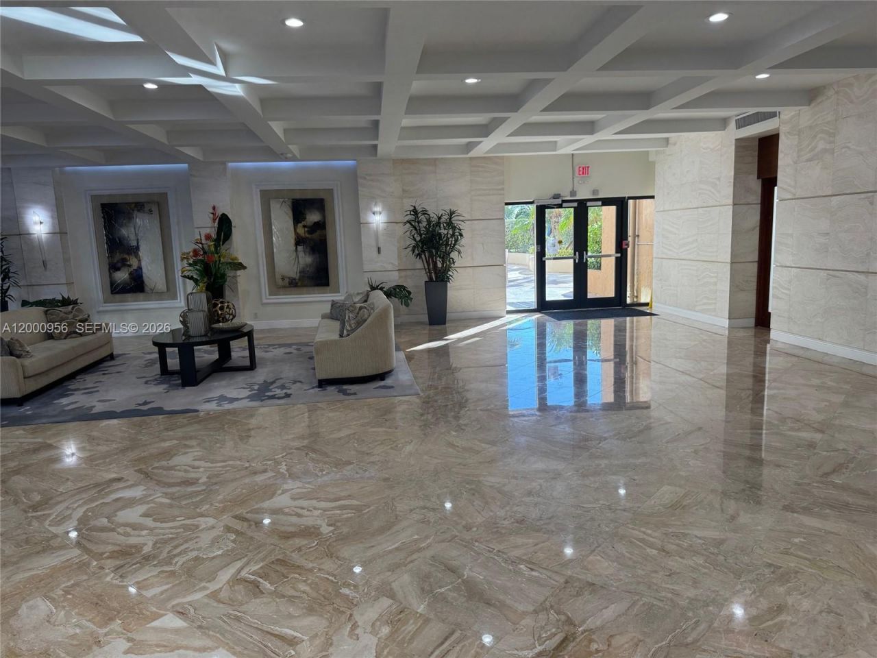 1912 S Ocean Dr, Unit 17C, Hallandale Beach, FL 33009 Photo