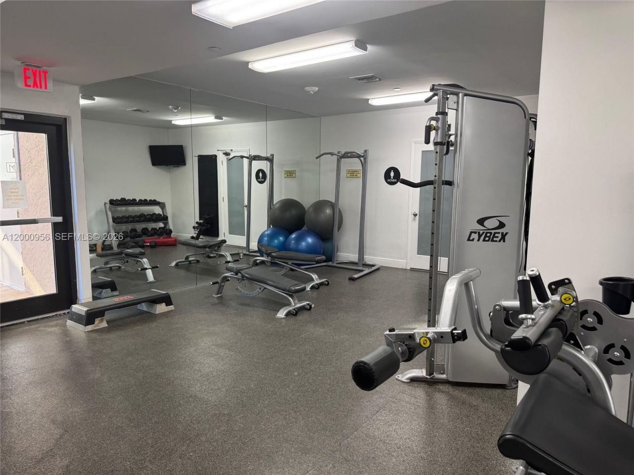 1912 S Ocean Dr, Unit 17C, Hallandale Beach, FL 33009 Photo