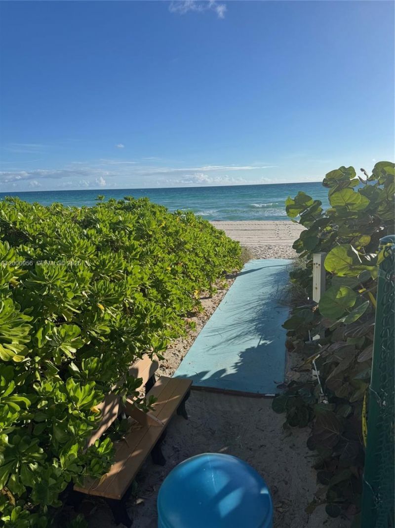 1912 S Ocean Dr, Unit 17C, Hallandale Beach, FL 33009 Photo