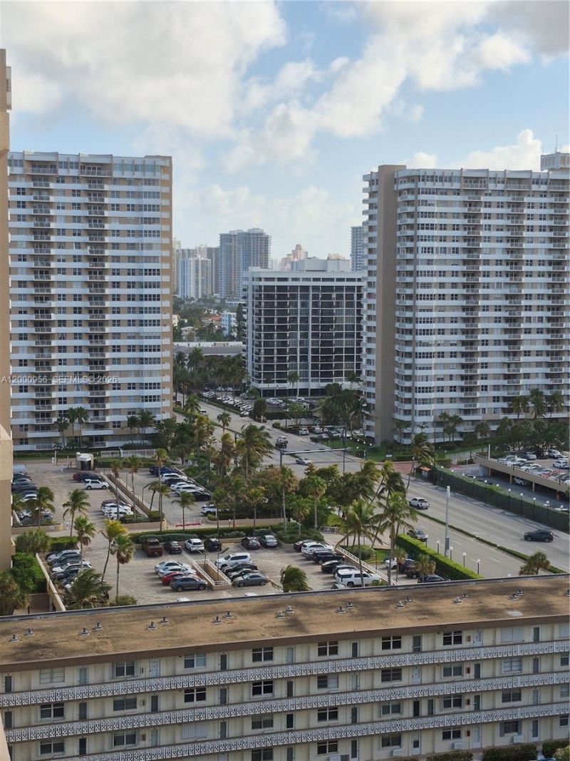 1912 S Ocean Dr, Unit 17C, Hallandale Beach, FL 33009 Photo