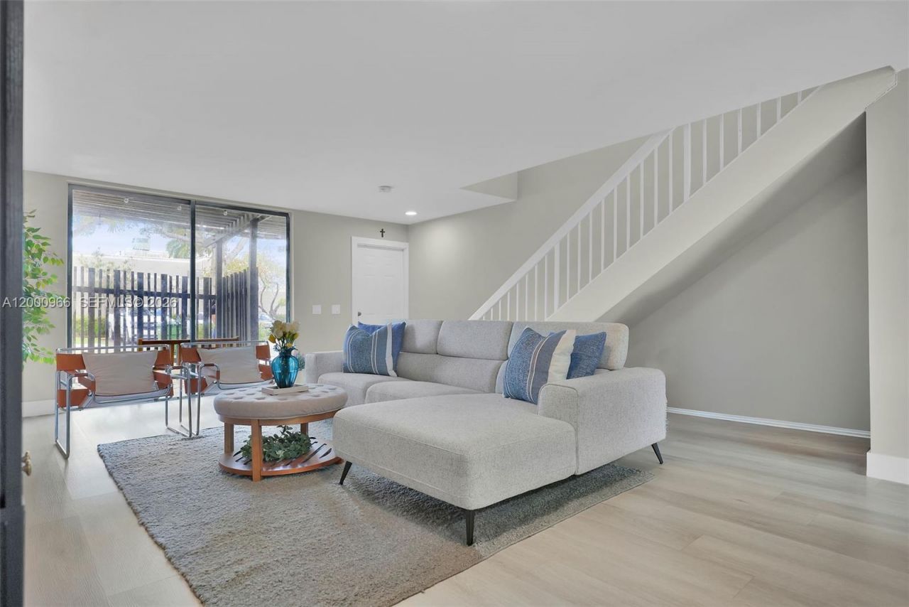 1505 NW 113th Ave, Pembroke Pines, FL 33026 Photo