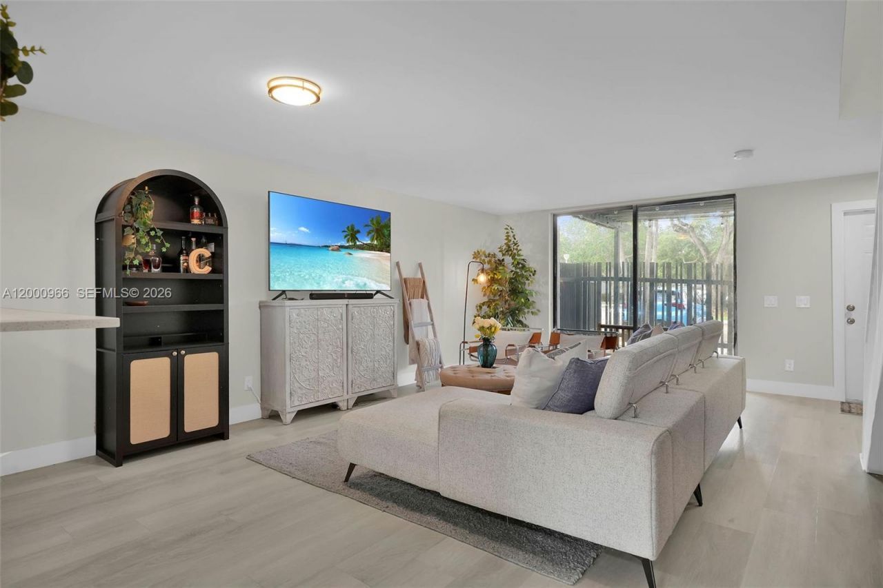 1505 NW 113th Ave, Pembroke Pines, FL 33026 Photo