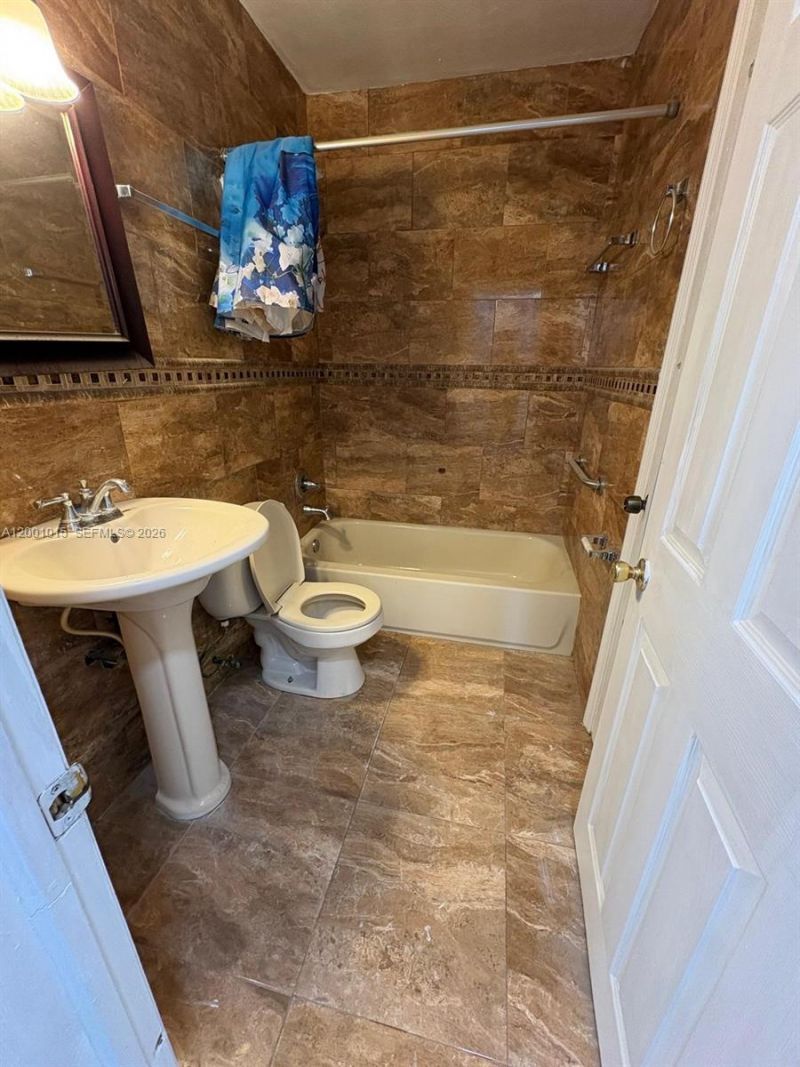 2531 NW 88th St, Unit 2531, Miami, FL 33147 Photo