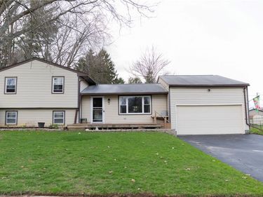 15 Virginia Manor Road, Rochester, NY 14606