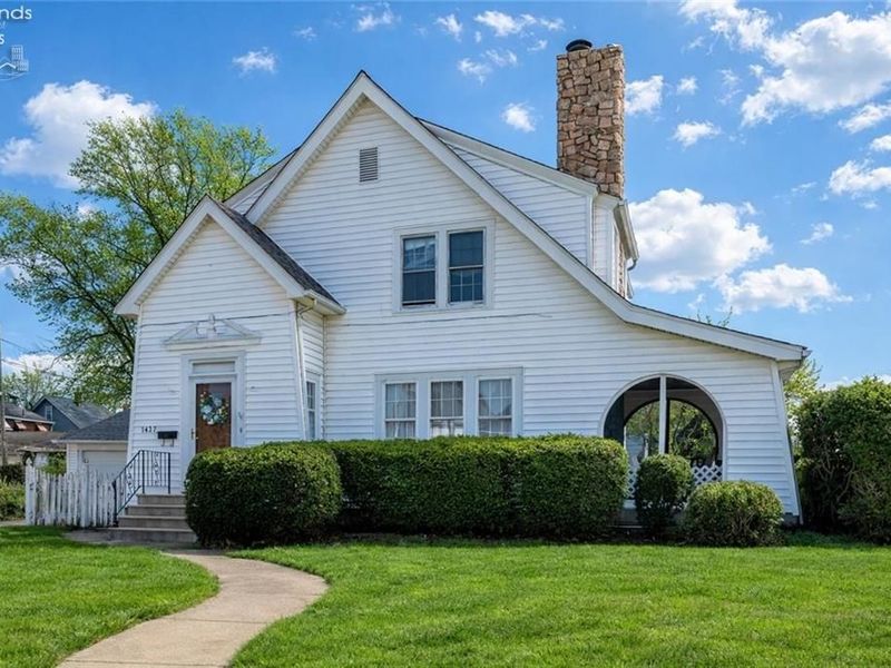 1427 S Lakeview Boulevard, Lorain, OH 44052 Photo 1