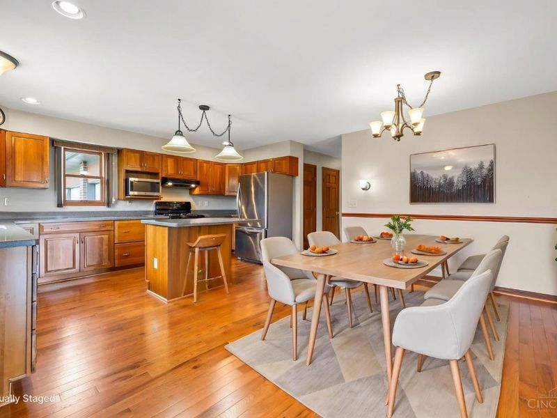 5321 Laurelridge Lane, Green Township, OH 45247 Photo 10