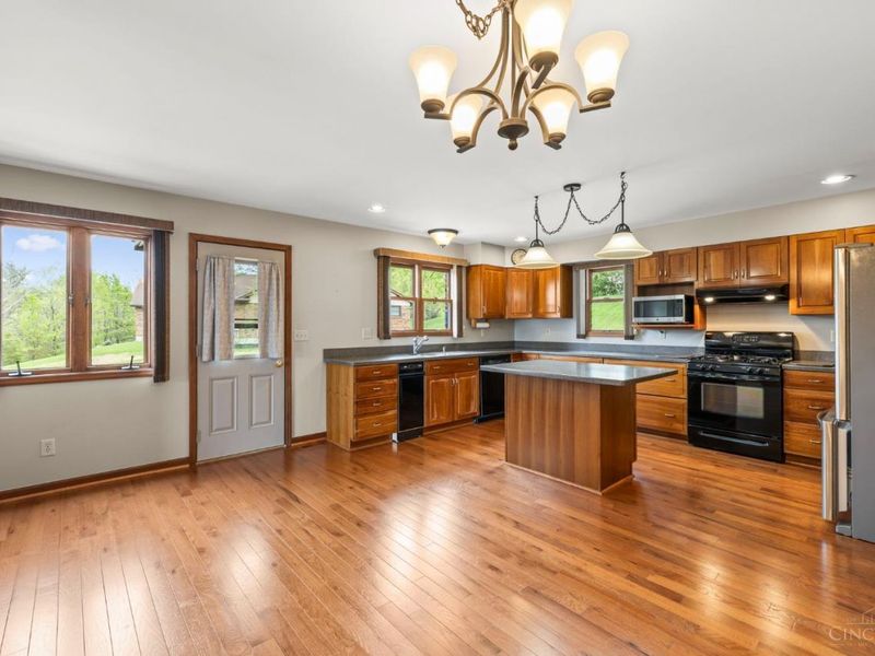 5321 Laurelridge Lane, Green Township, OH 45247 Photo 12