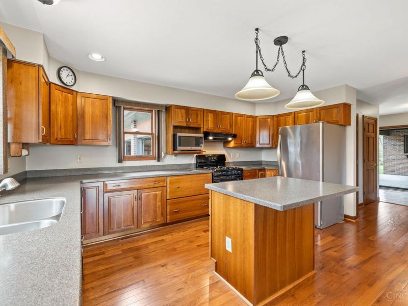 5321 Laurelridge Lane, Green Township, OH 45247 Photo 13