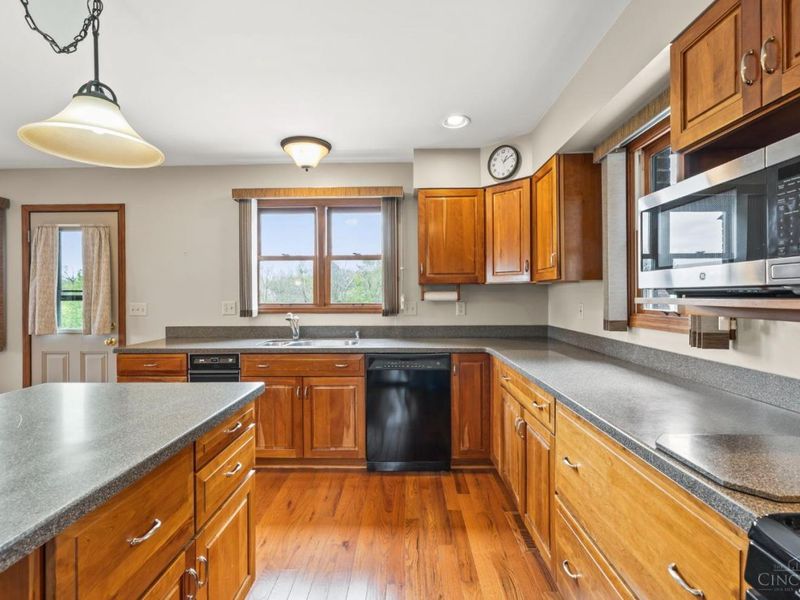 5321 Laurelridge Lane, Green Township, OH 45247 Photo 14