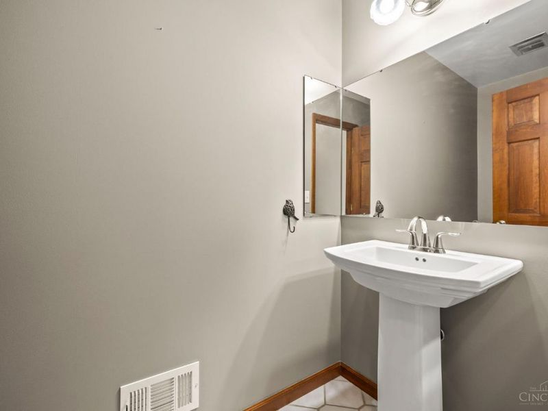 5321 Laurelridge Lane, Green Township, OH 45247 Photo 19