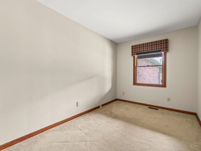 5321 Laurelridge Lane, Green Township, OH 45247 Photo 22