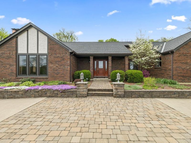 5321 Laurelridge Lane, Green Township, OH 45247 Photo 3