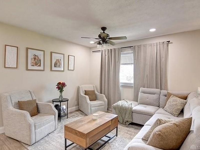 871 Marty Lee Lane, Carlisle, OH 45005 Photo 5