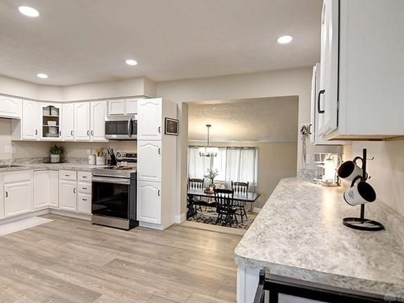 871 Marty Lee Lane, Carlisle, OH 45005 Photo 7