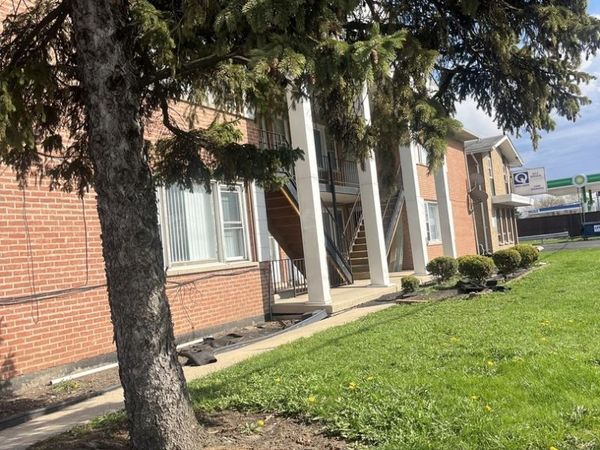 7831 roberts Road , Unit 4, Bridgeview, IL 60455