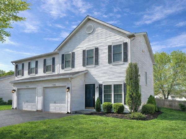 704 S Shannon Drive, Romeoville, IL 60446