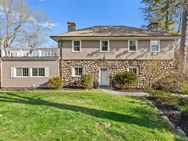 7 Rolling Hills Road, Thornwood, NY 10594