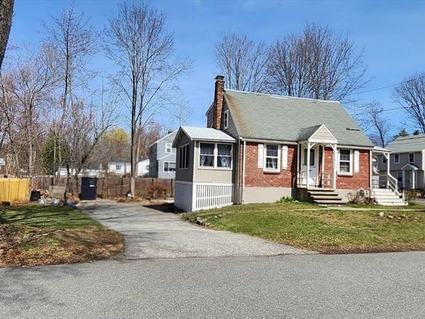 1 Wood End Lane, Reading, MA 01867