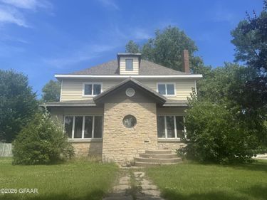 121 E 7TH Street, Crookston, MN 56716