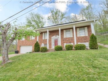 111 Norwood Road, Nitro, WV 25143