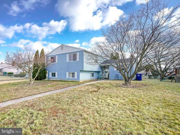 220 COLLEGE DRIVE, PEMBERTON, NJ 08068