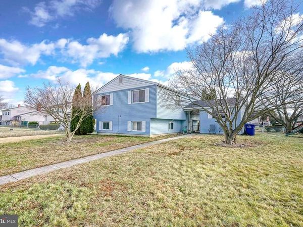 220 COLLEGE DRIVE , PEMBERTON, NJ 08068