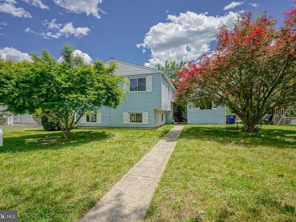 220 COLLEGE DRIVE, PEMBERTON, NJ 08068
