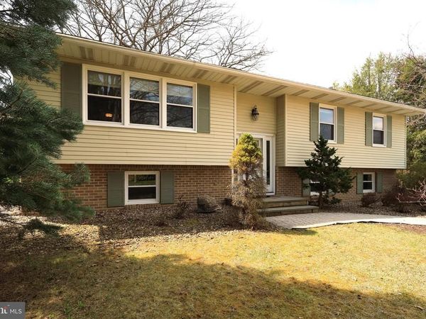 915 BAYBERRY DRIVE , STATE COLLEGE, PA 16801