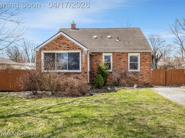 22481 Springbrook Avenue, Farmington Hills, MI 48336