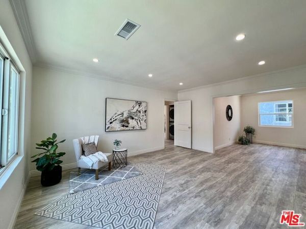 124 N Pass Avenue, Unit 1, Burbank, CA 91505