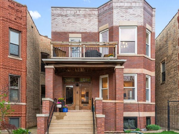 3541 N Oakley Avenue, Chicago, IL 60618