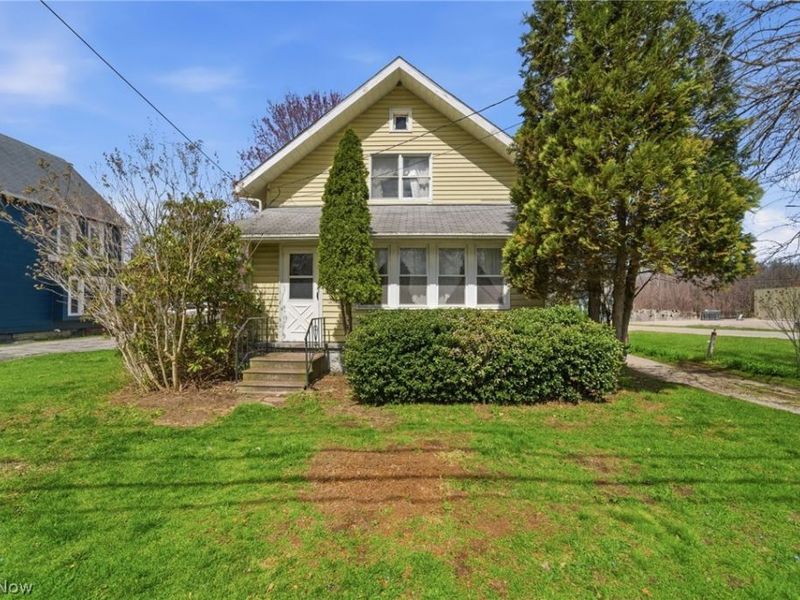 284 W Main Road, Conneaut, OH 44030 Photo 2