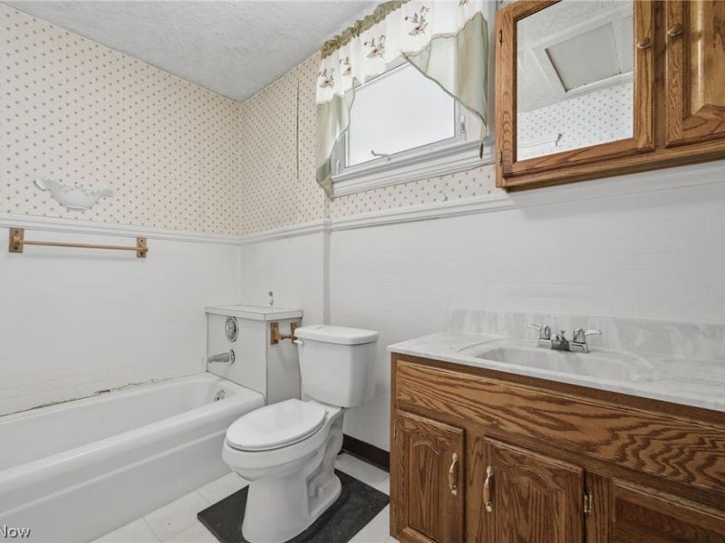 284 W Main Road, Conneaut, OH 44030 Photo 27