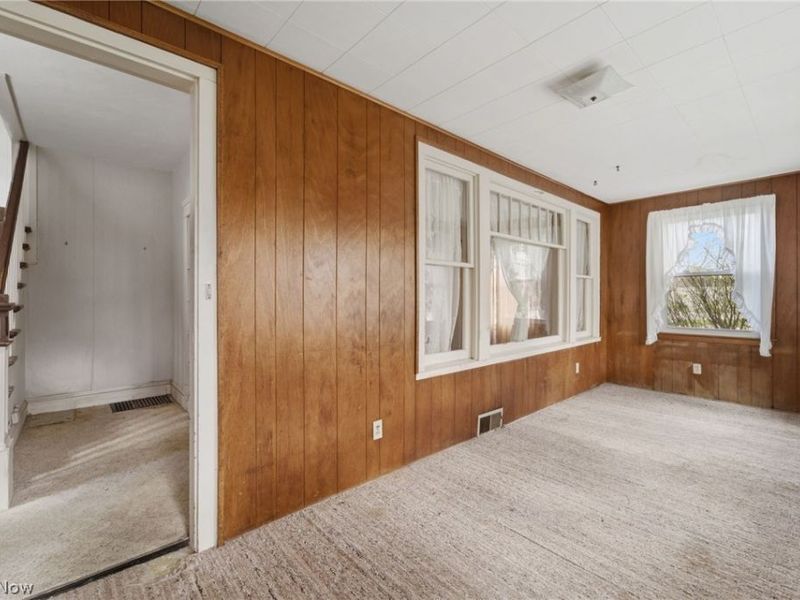 284 W Main Road, Conneaut, OH 44030 Photo 6