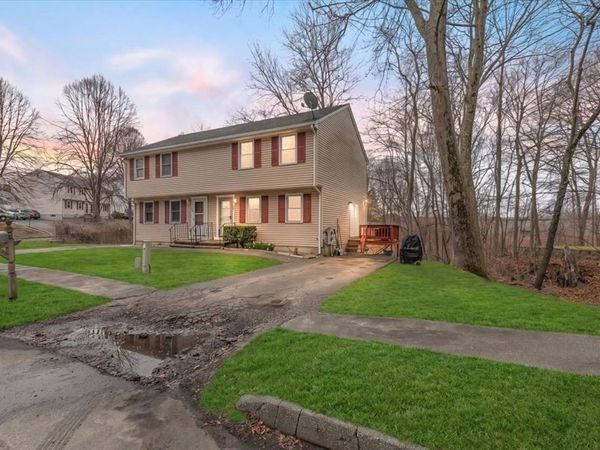 38 Twin Brooks Cir, Unit 38, Haverhill, MA 01835