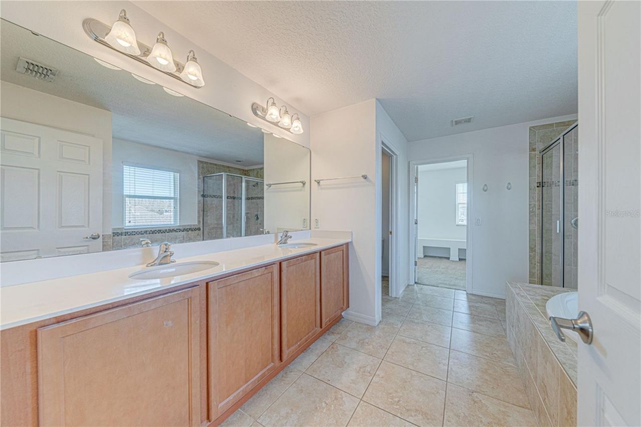 2251 Waukegan Drive , Kissimmee, FL 34758 Photo