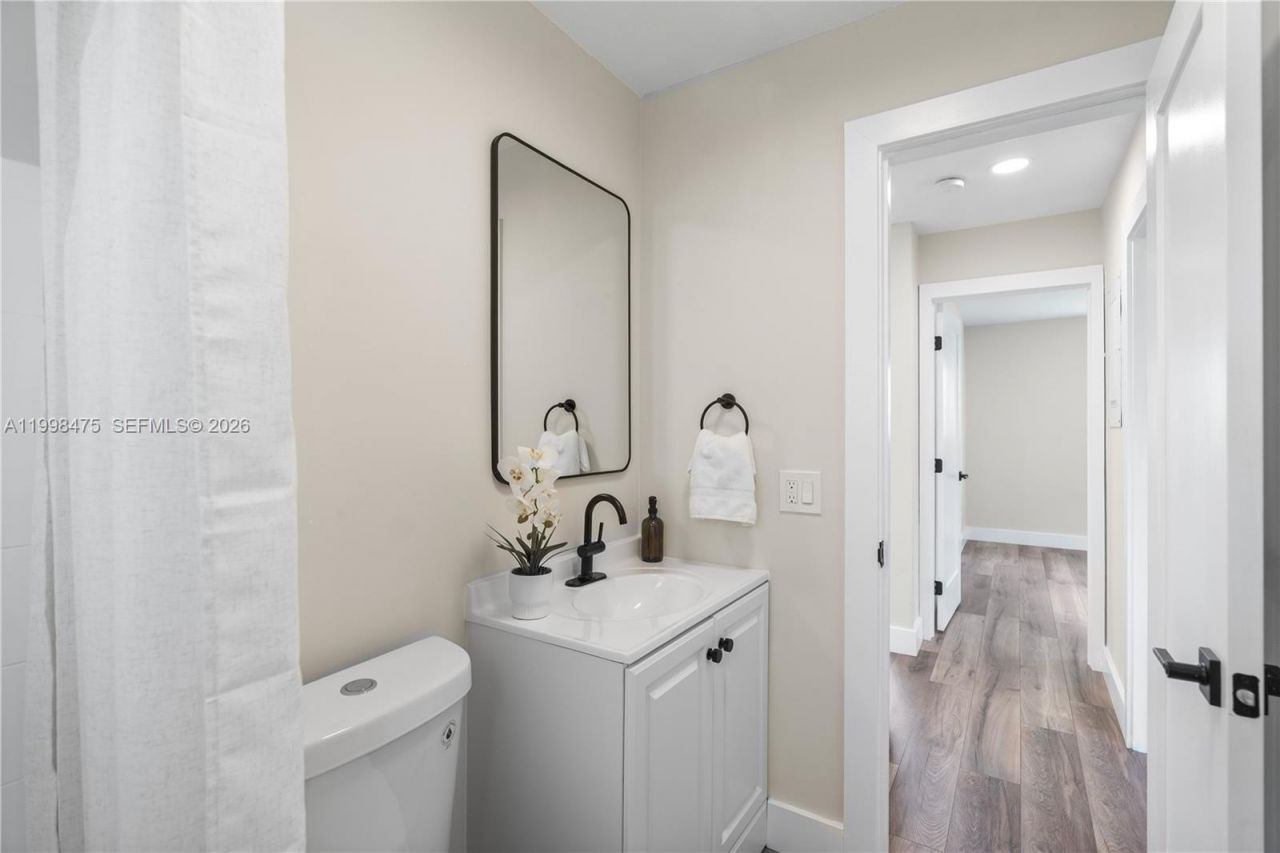 6881 Harding St, Hollywood, FL 33024 Photo