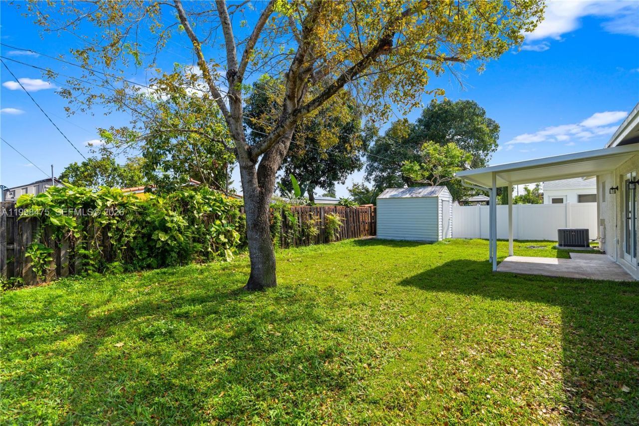 6881 Harding St, Hollywood, FL 33024 Photo