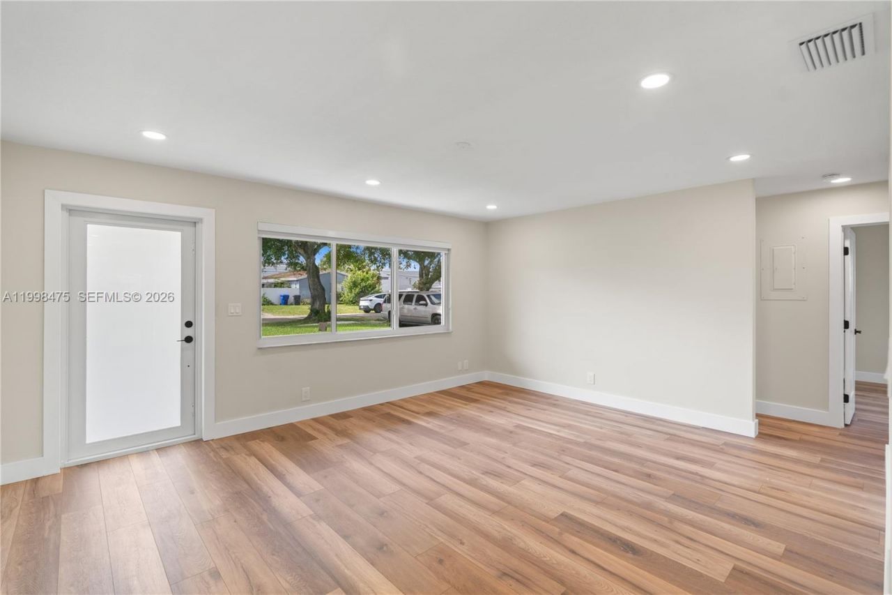 6881 Harding St, Hollywood, FL 33024 Photo