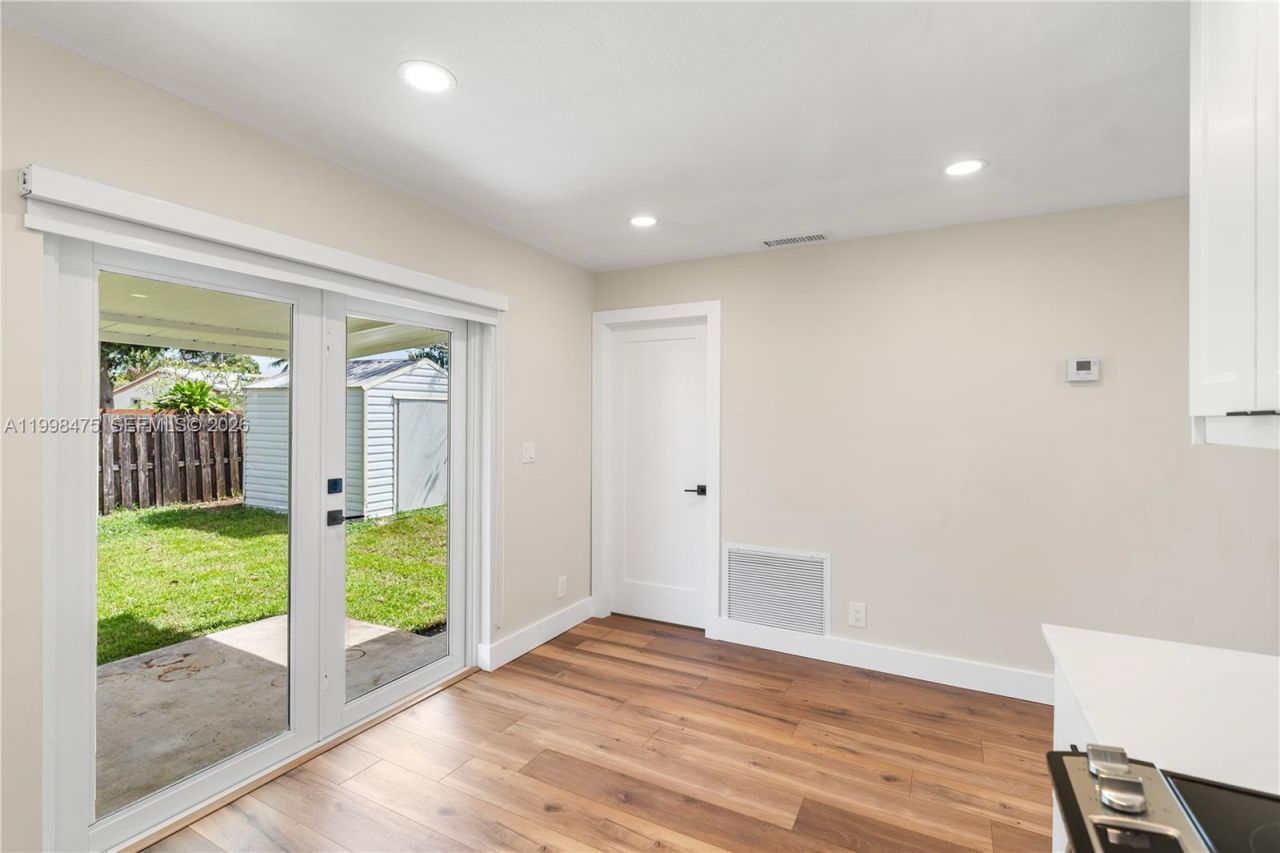 6881 Harding St, Hollywood, FL 33024 Photo